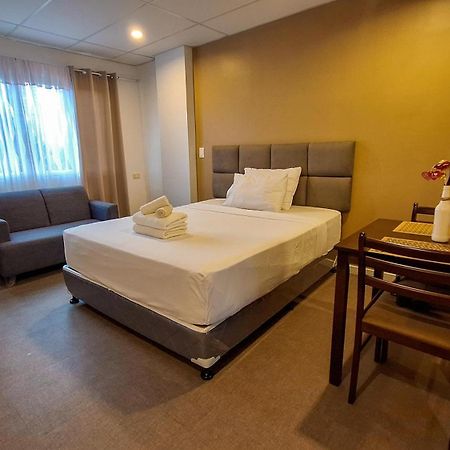 Smart Condominium Bldg, Cagayan De Oro City Esterno foto