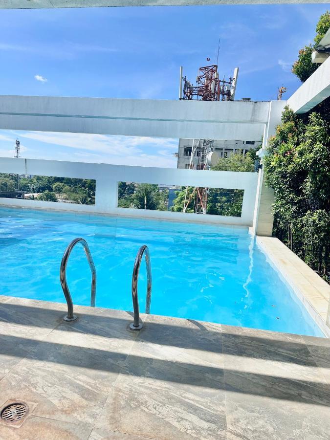Smart Condominium Bldg, Cagayan De Oro City Esterno foto